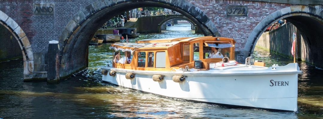 Private Grachtenfahrt Amsterdam im Salonboot