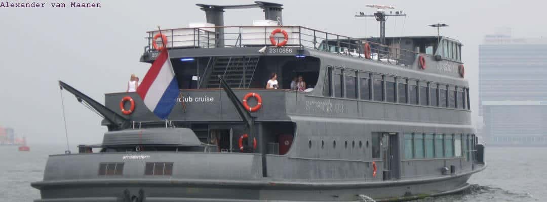Die Supper Club Cruise in Amsterdam ist eine Hafenfahrt mit Abendessen an Bord Supper Club Cruise Amsterdam Hafenfahrt Abendessen